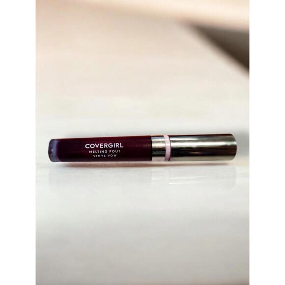 Covergirl Melting Pout Vinyl Vow 245 Own It NEW Lipstick - Picture 1 of 3